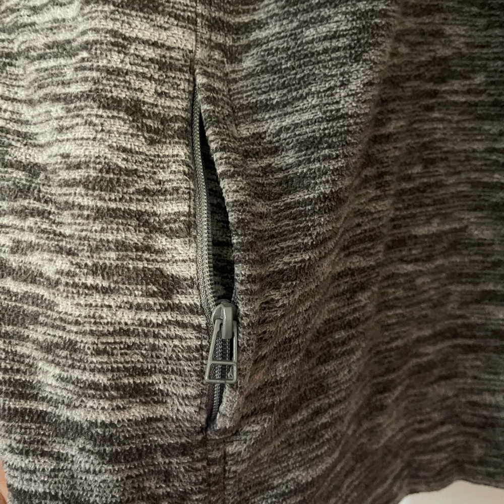 Sweater - Picture 4 of 4